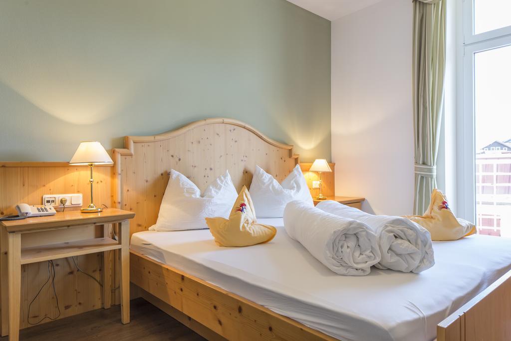 Hotel Kronplatz Olang Bagian luar foto